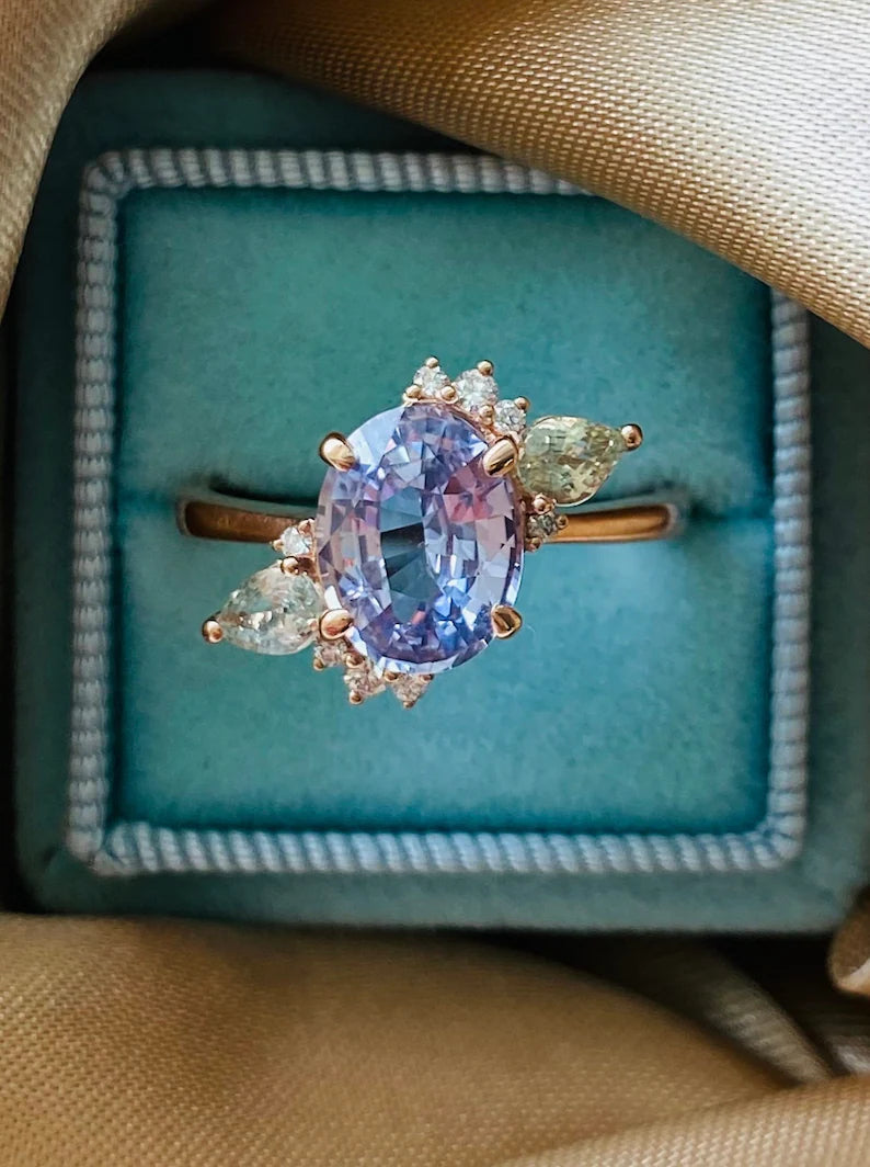 Periwinkle sapphire and diamonds ring, 14k gold